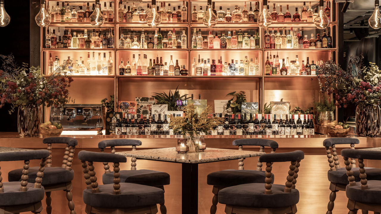 The Best Bars for First Dates in Edinburgh